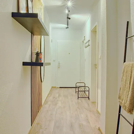 Japandi Stil Nahe Dus,bahn Fuer Business Und Familien Apartamento *