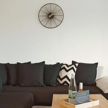 No.4 By 21 Apartment *