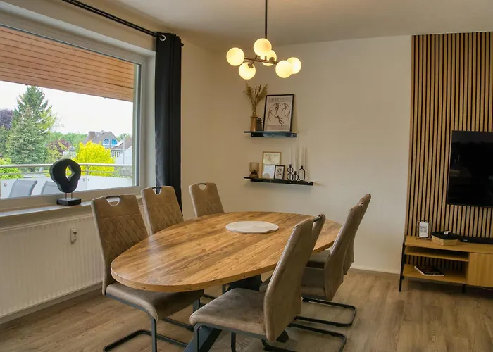 Japandi Stil Nahe Dus,bahn Fuer Business Und Familien Lejlighed *